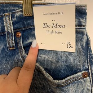 Abercrombie Mom Jeans *WITH TAGS*